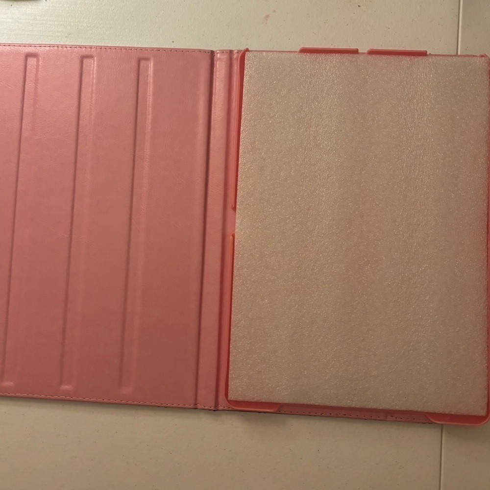 iPad Case 10” Black Pink Studded With Crown - Picture 2 of 5